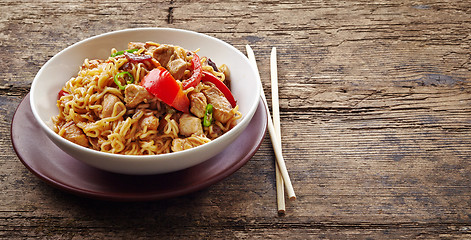 Image showing bowl of noodles with chicken and vegetables