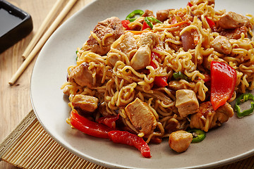 Image showing noodles with chicken and vegetables