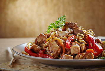 Image showing noodles with chicken and vegetables