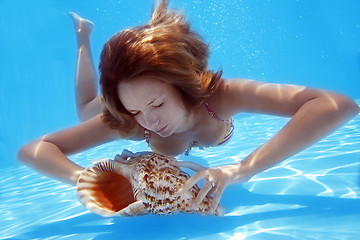 Image showing Woman Underwater