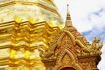 Image showing chedi luang temple in chiang mai 