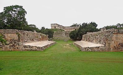 Image showing mayan temple in Uxmal