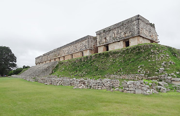 Image showing mayan temple in Uxmal