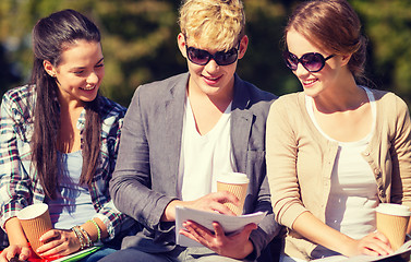 Image showing group of students or teenagers hanging out