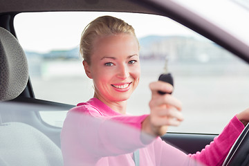 Image showing Woman driver showing car keys.