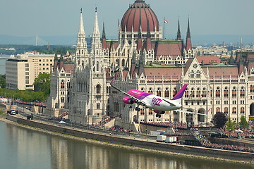 Image showing Airplane low pass in Budapest