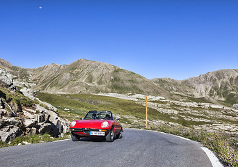 Image showing Vintage Car on the Highest Road in Europe