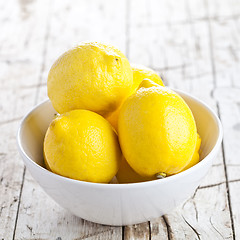 Image showing fresh lemons in a bowl 