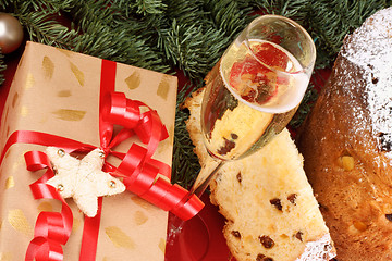 Image showing Panettone and Spumante, the italian Christmas tradition