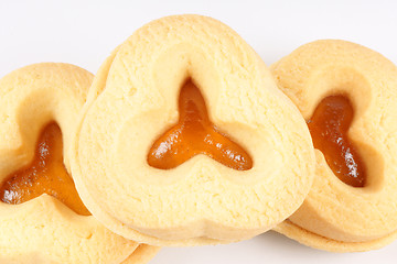 Image showing shortcrust pastry biscuits with apricot jam