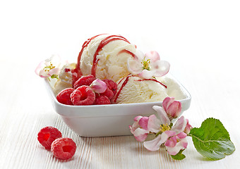 Image showing Vanilla Ice Cream with fresh berries