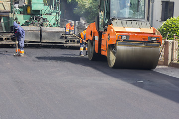 Image showing Asphalting road