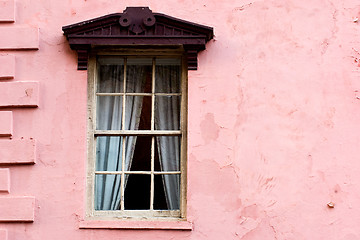 Image showing WIndow on pink wall