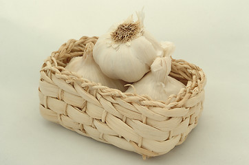 Image showing garlic in a basket