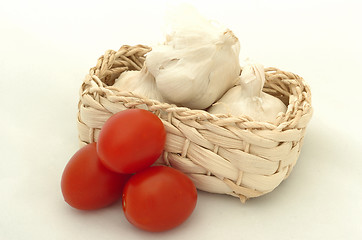 Image showing garlic and tomatoes