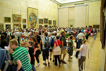 Image showing Tourists in Louvre Museum