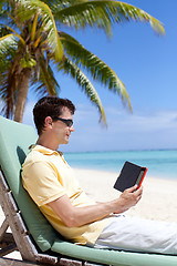 Image showing man reading