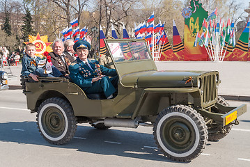 Image showing Veterans of World War 2 on parade
