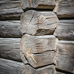 Image showing Angle old log home, close up