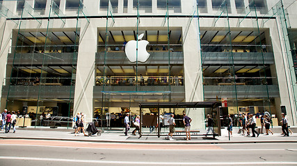Image showing Apple Store 
