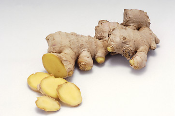 Image showing Ginger root sliced