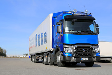 Image showing Blue Renault T460 Truck