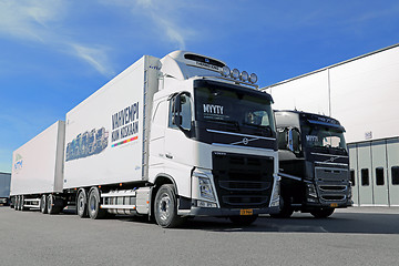 Image showing Volvo FH 500 and Volvo FH16 750 Wood Pro Trucks