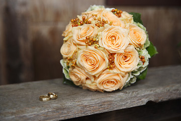 Image showing Bridal bouquet with wedding rings