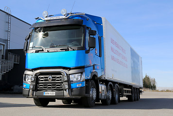 Image showing Blue Renault T460 Truck for Long Haul