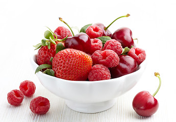 Image showing Bowl of fresh berries