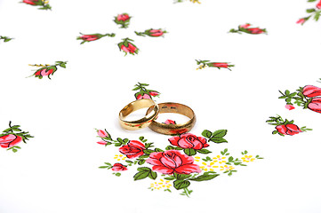 Image showing Arrangement with wedding rings