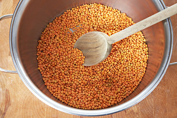 Image showing red lentils in a pot