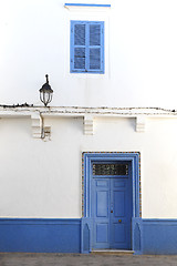 Image showing Blue door in Assila