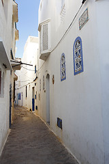 Image showing Narrow alley in Assila, Morocco