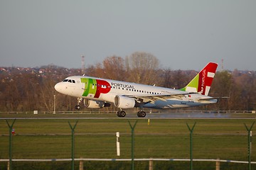 Image showing Airliner landing