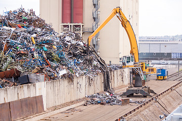 Image showing Barge being loaded or offloaded