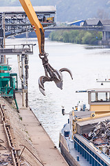 Image showing Barge being loaded or offloaded