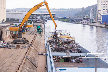 Image showing Barge being loaded or offloaded