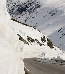 Image showing Snowy mountain road