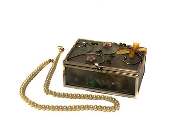 Image showing Decorative jewelry box and pearl beads