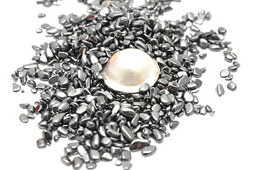 Image showing Detailed and colorful image of white pearl