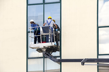 Image showing Washing windows 
