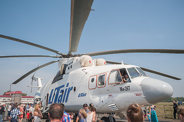 Image showing Citizen explore the MI-26T helicopter