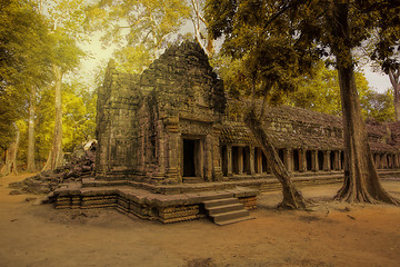 Image showing Sunrise over Ta Phrom