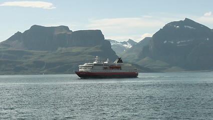 Image showing Coast liner