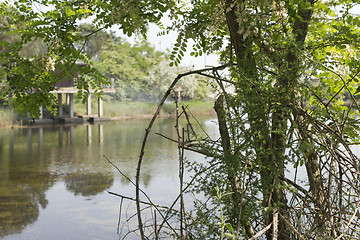 Image showing Fishing huts on the lagoon