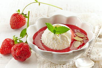 Image showing Strawberry soup with Ice cream
