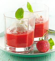 Image showing Strawberry smoothie with Ice cream