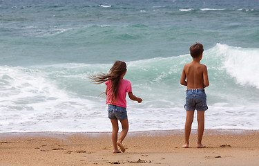 Image showing Children on the beach