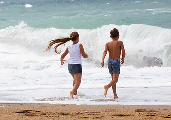 Image showing Children on the beach